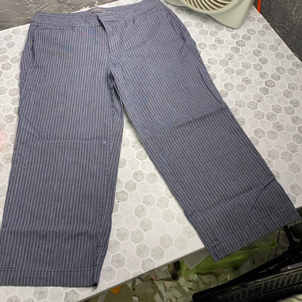 Dockers Capris Pinstripe Sz 6P Pant